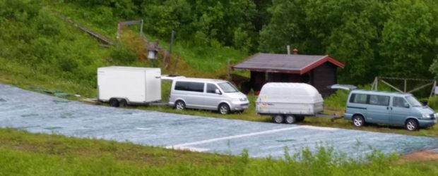 Tromsø Hoppklubb har vært i Bardu for å hente plast fra Mobakken til bruk i vårt anlegg i Grønåsen. 